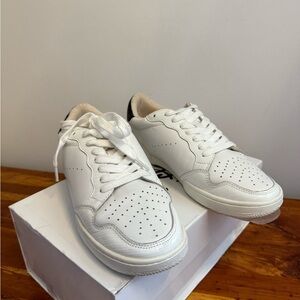 Alice + Olivia White Sneakers Minimalist Design